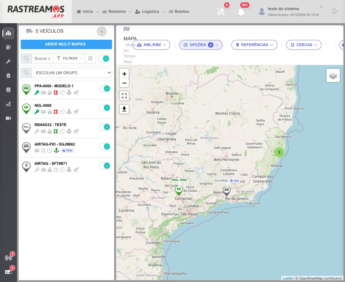 Portal Rastreamos: lista de veículos à esquerda e mapa ao vivo do Brasil.